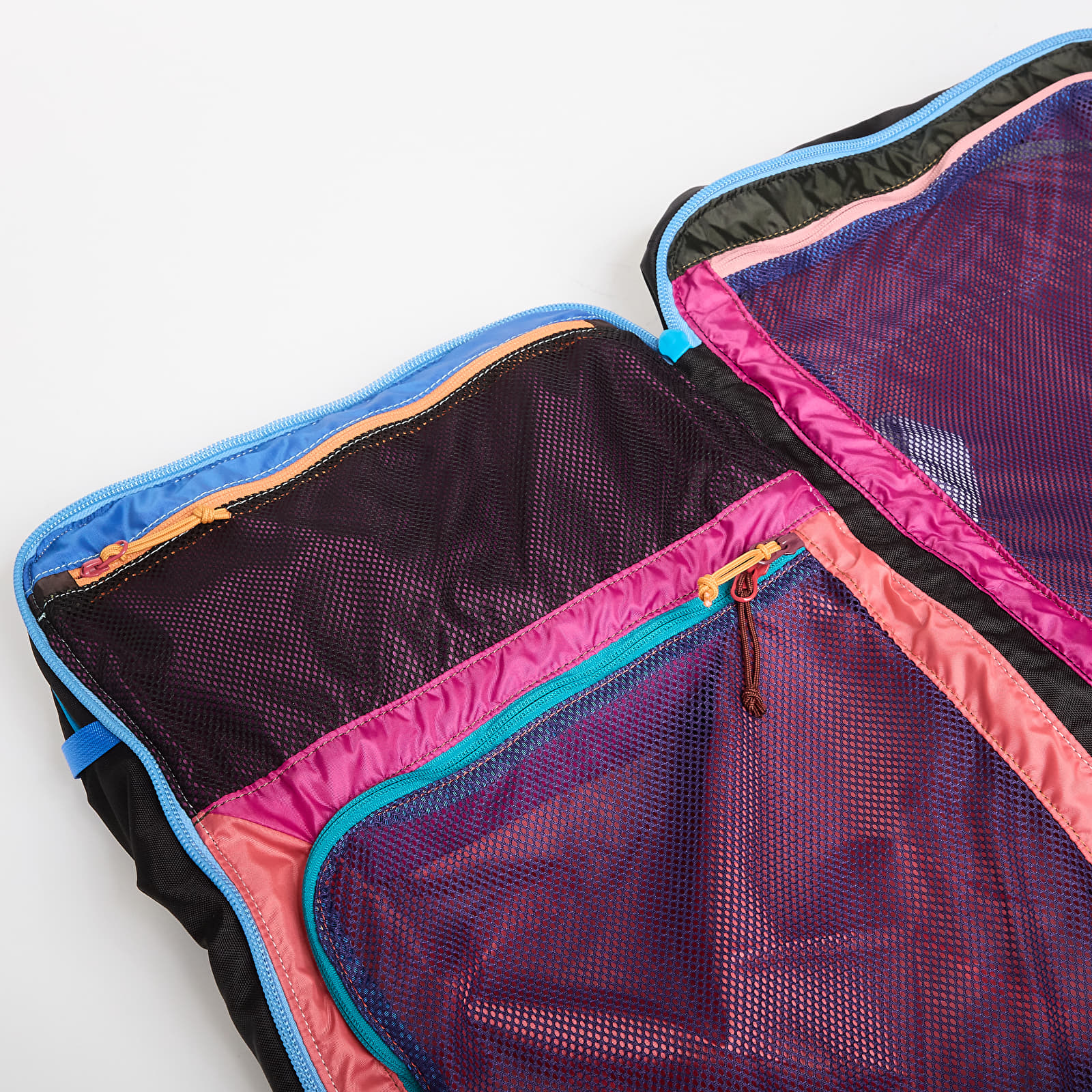 Batohy Cotopaxi Allpa 42L Travel Pack Del Dia Dark