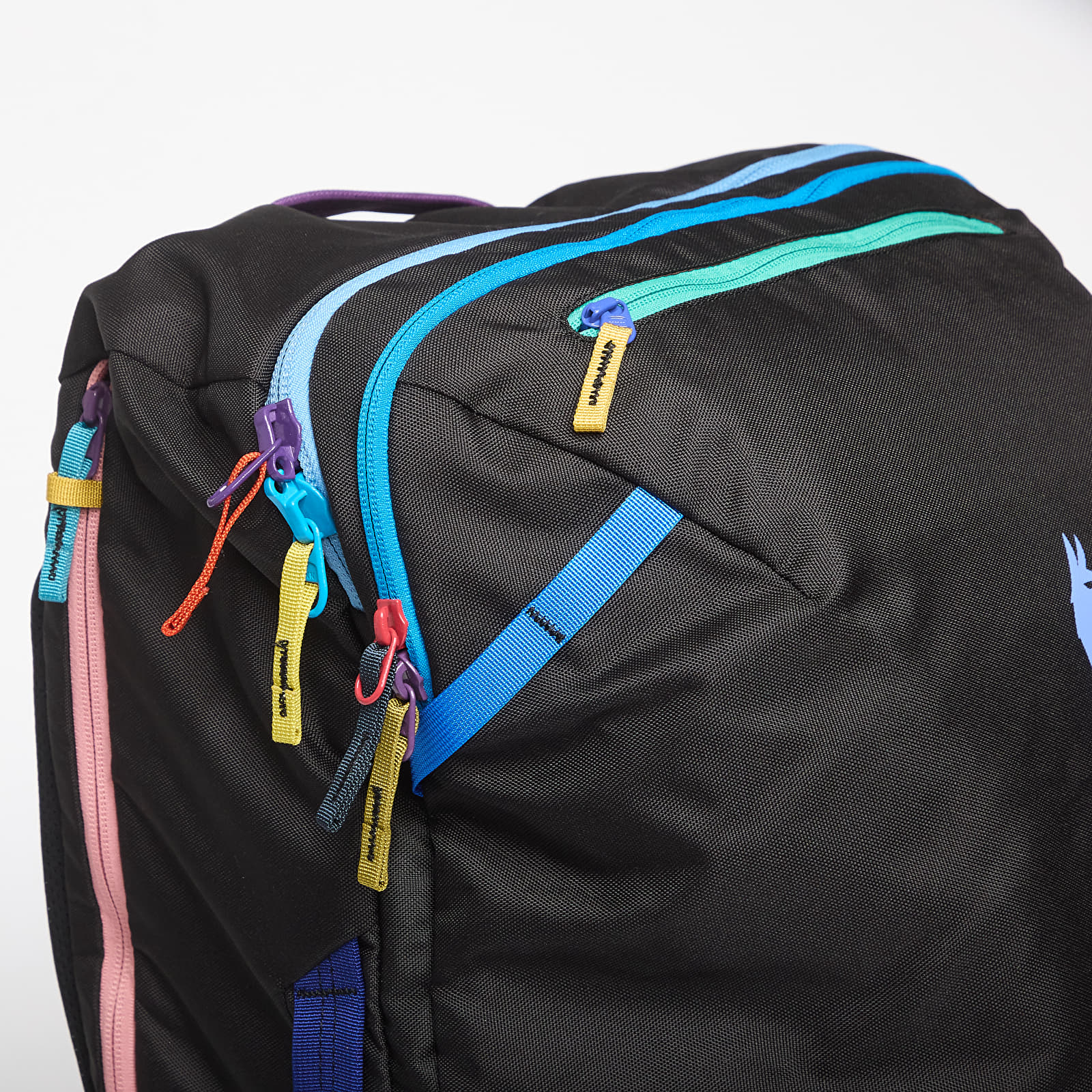 Batohy Cotopaxi Allpa 42L Travel Pack Del Dia Dark