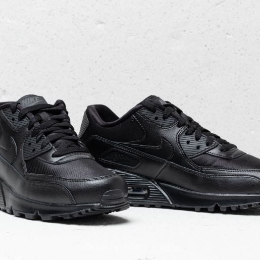 black nike shoes air max womens