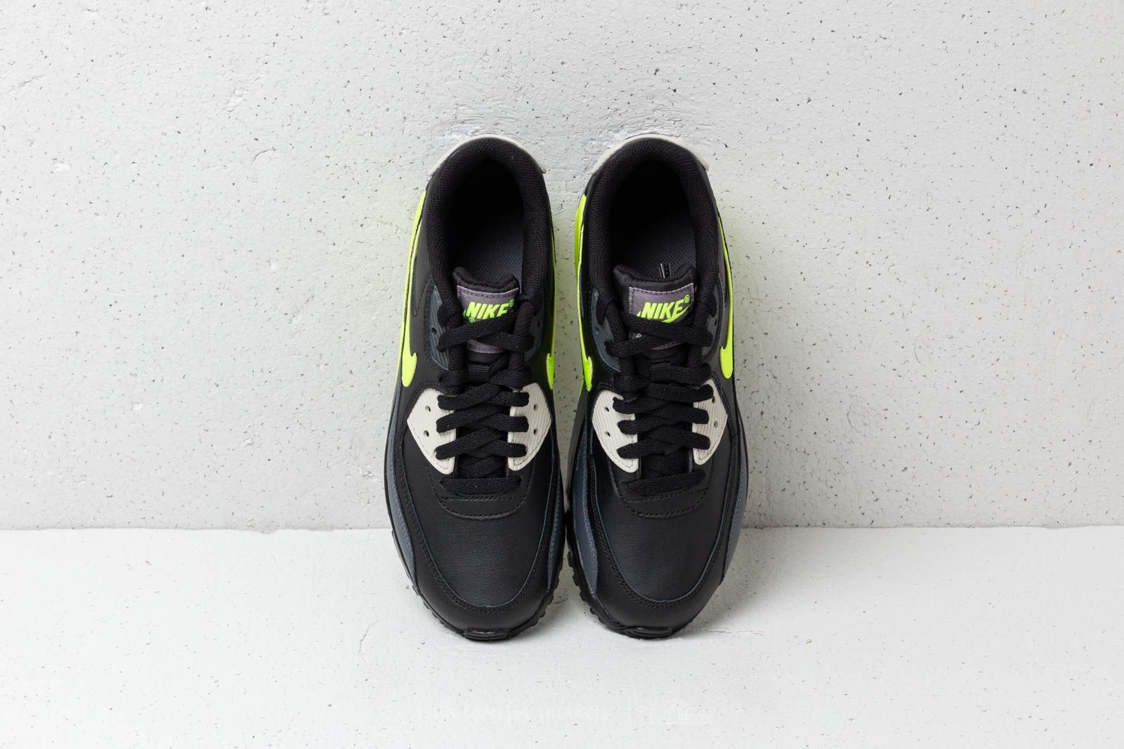 Moteriška avalynė Nike Air Max 90 Leather (GS) Dark Grey/ Vold-Black