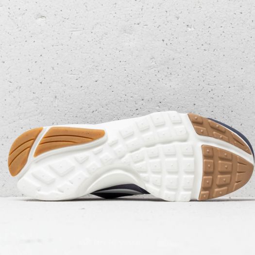 Nike women's presto fly carbon/white hot sale