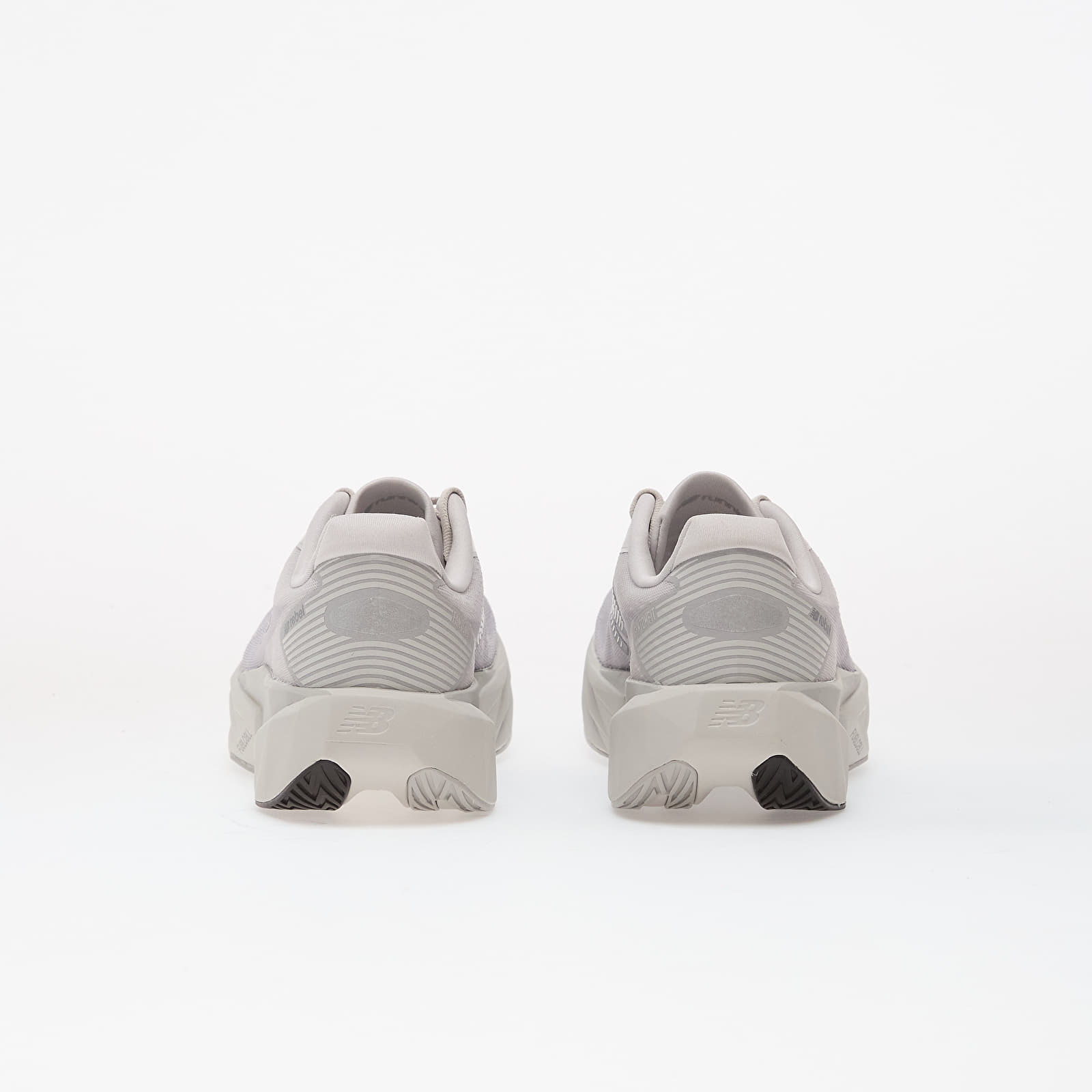 Dámské tenisky a boty New Balance FuelCell Rebel v5 Grey Matter/ Silver Metallic