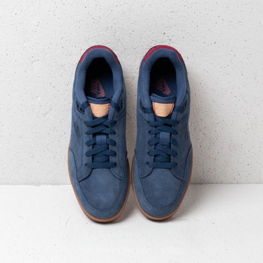 Grandstand 2 suede 2025