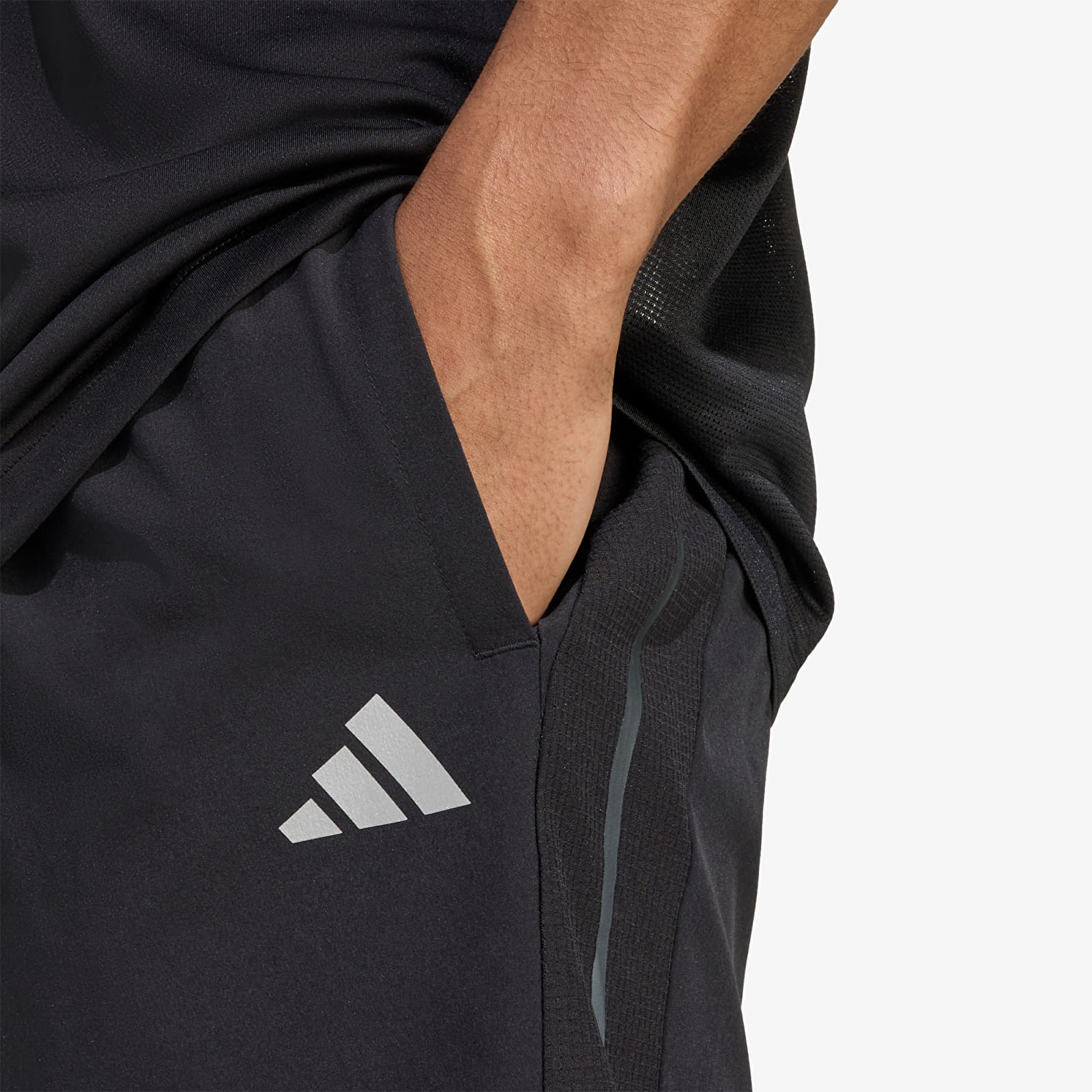 Kratke hlače adidas Tech Apparel Shorts Black