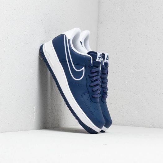 Nike Air Force 1 07 Leather