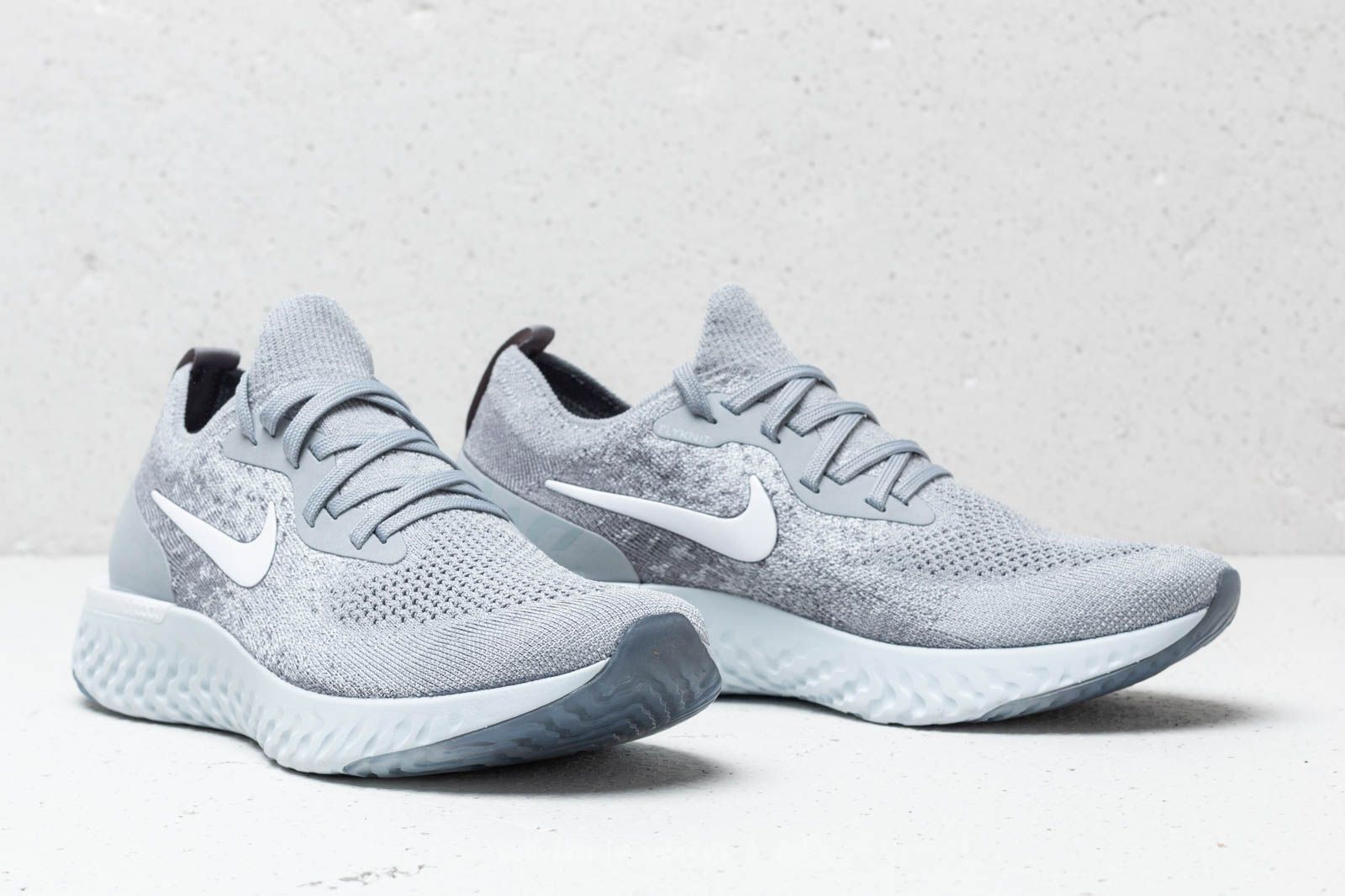 Nike epic react flyknit grey running shoes discount
