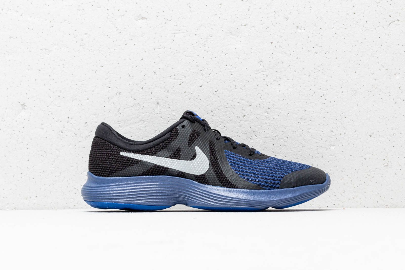 Nike revolution 4 rfl sale
