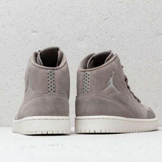 Jordan store executive gris