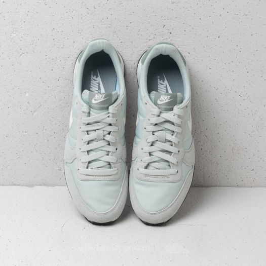 Women s shoes Nike WMNS Internationalist Light Silver Summit