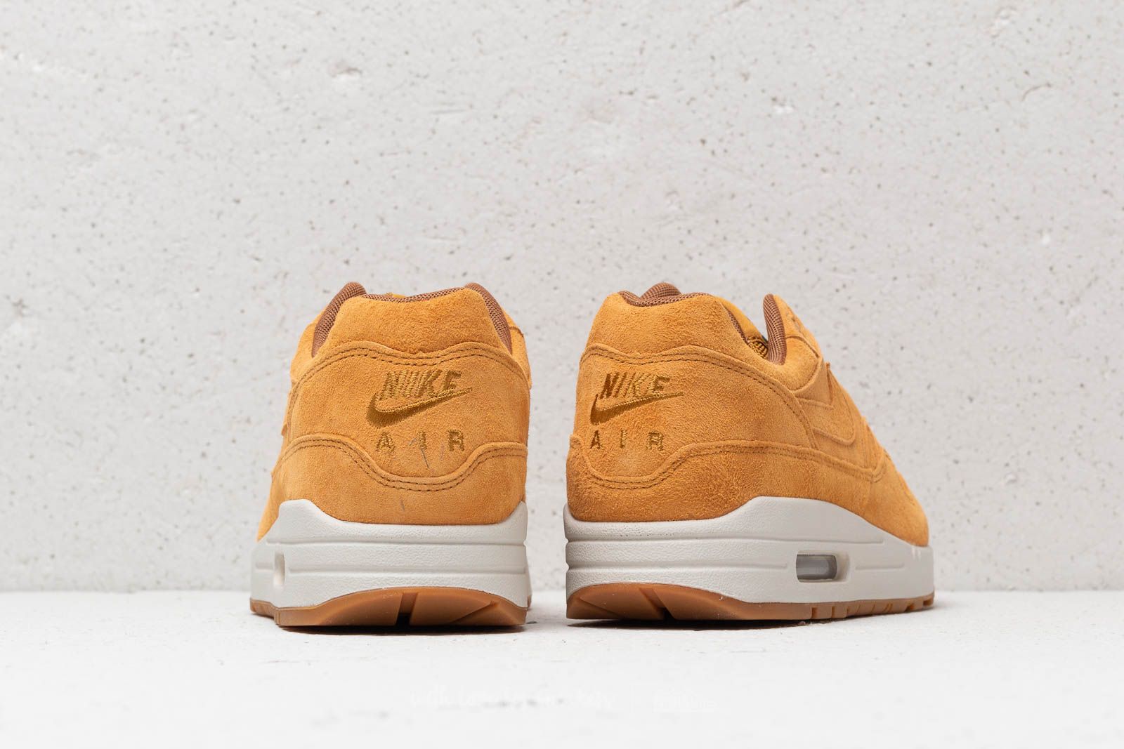 air max 1 wheat