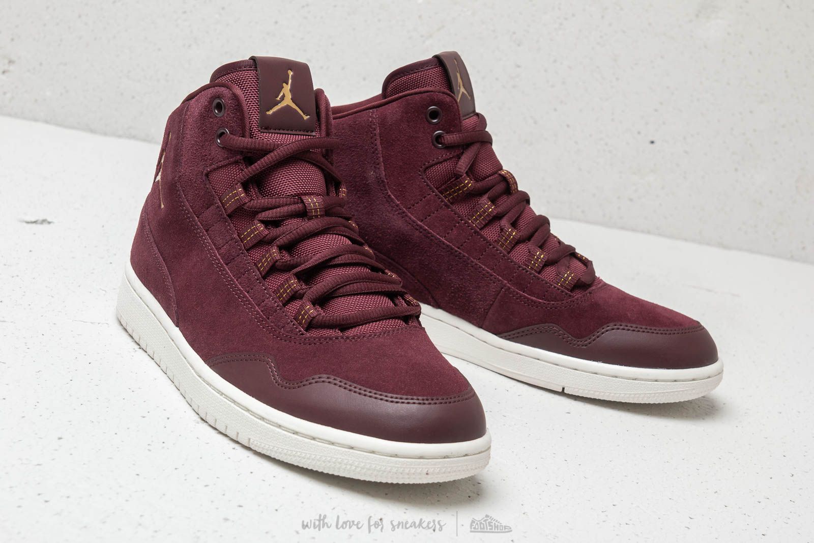 Men s shoes Jordan Executive Burgundy Crush Metallic Gold Footshop