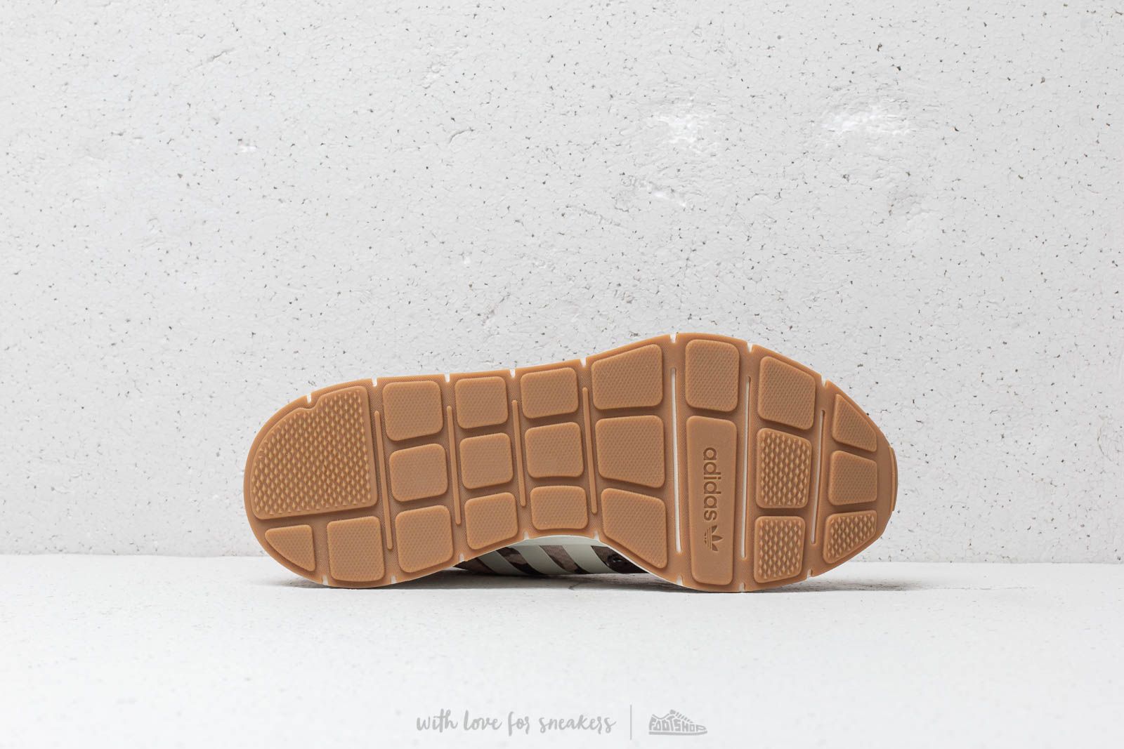 Miesten kengät adidas Swift Run Barrier Cardboard/ White Tint/ Orange