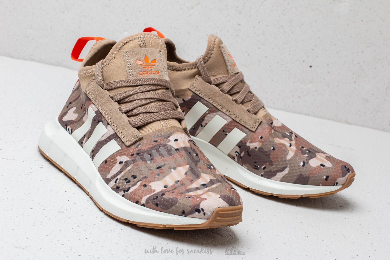 Adidas swift run barrier camo store