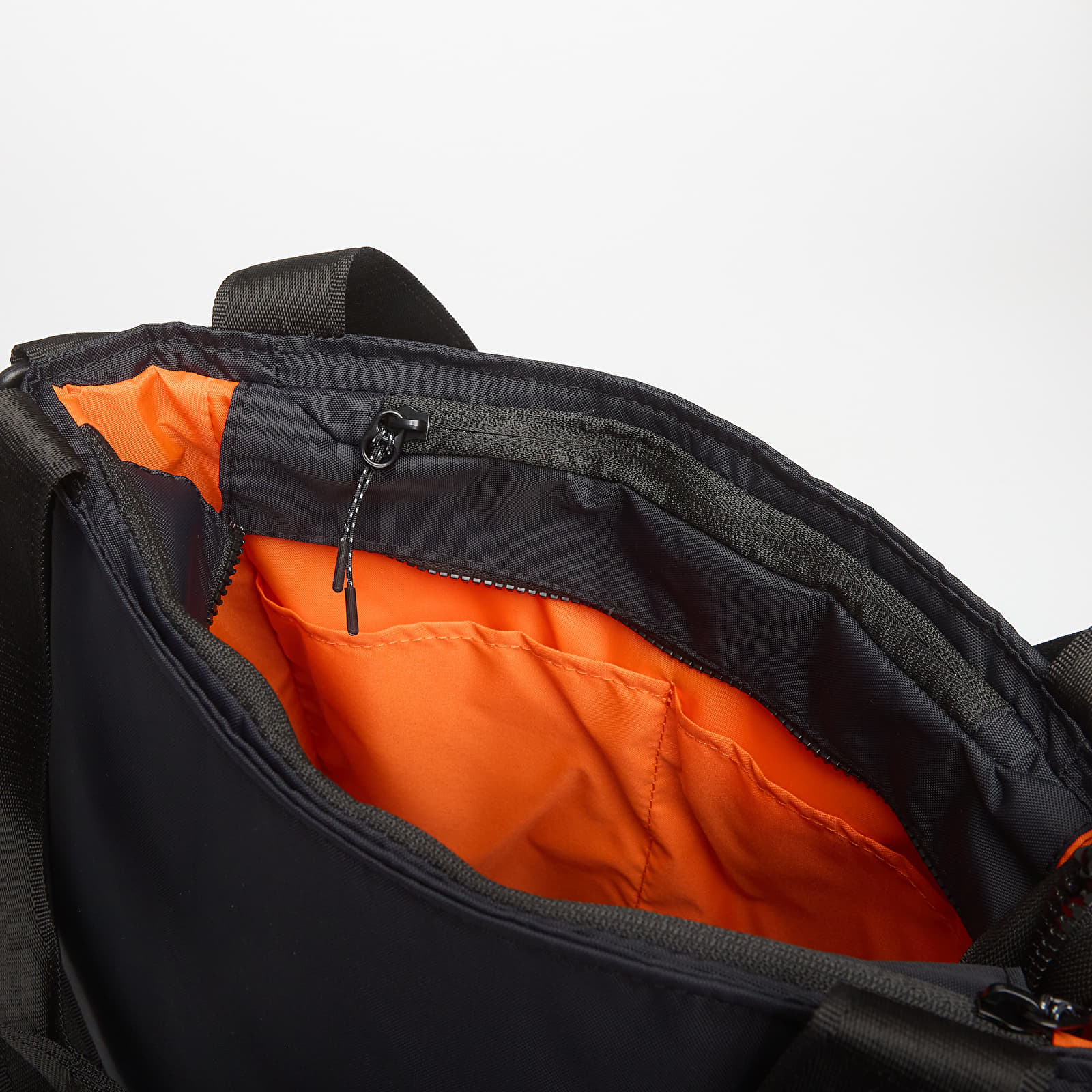 Sacs à bandoulière Nike Sportswear Commute Tote Bag 20L Black/ Black/ Anthracite