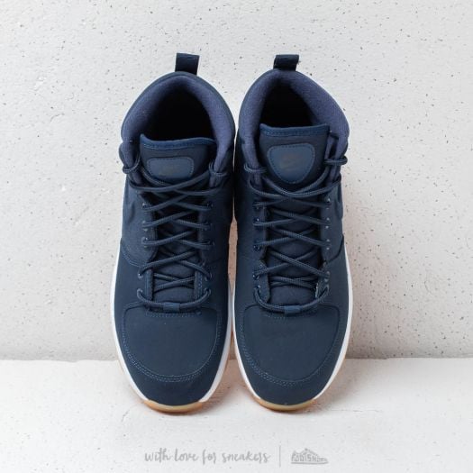 Nike manoa navy top