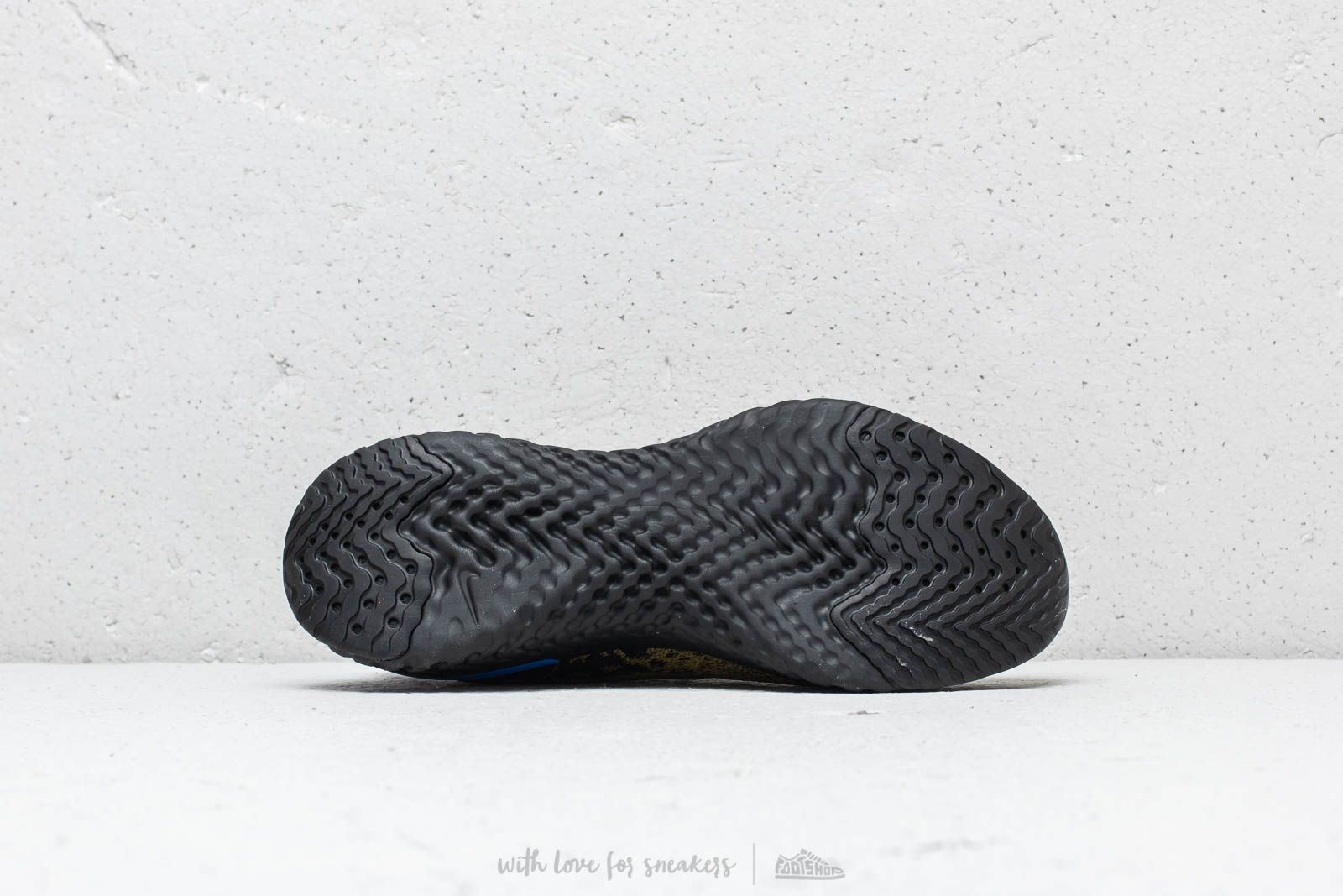 Epic react flyknit sales olive