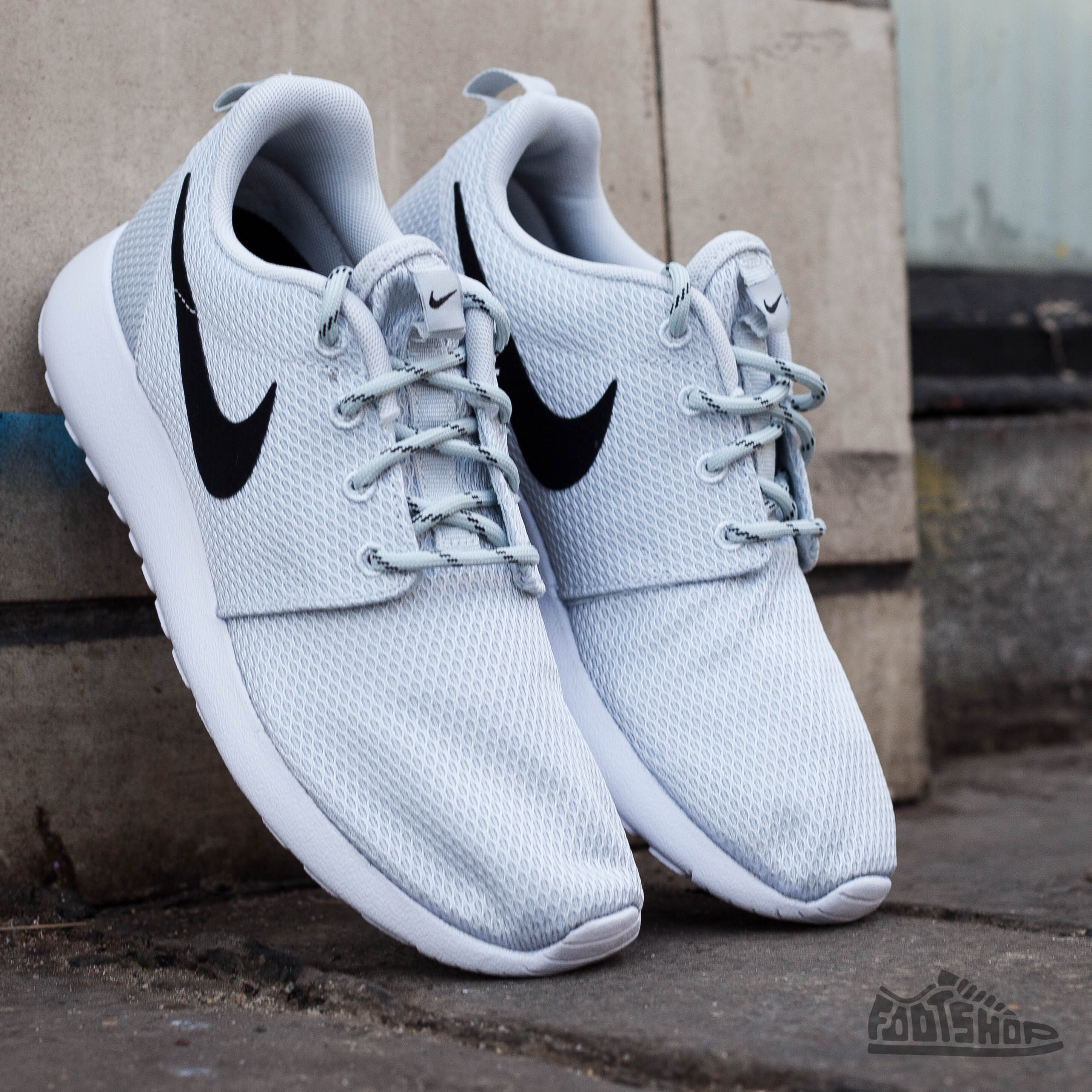 Ladies nike roshe run best sale