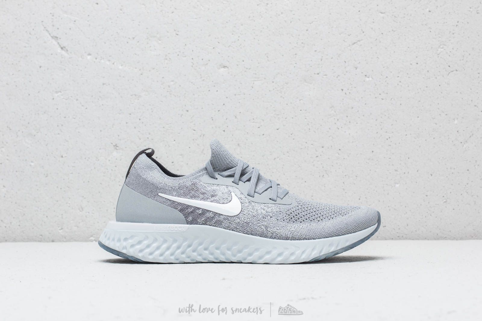 Epic react flyknit deals 2 grey mens