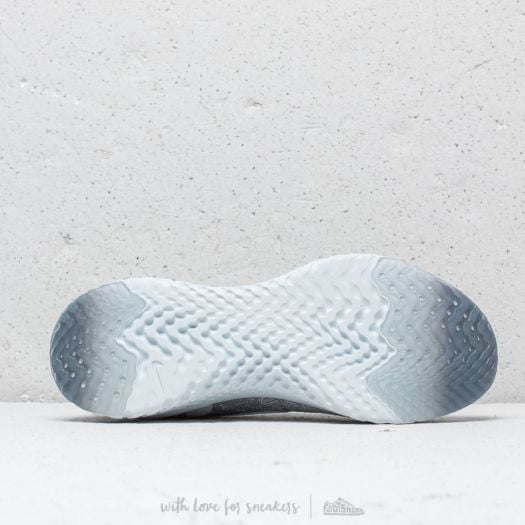 Nike epic shop react homme argent
