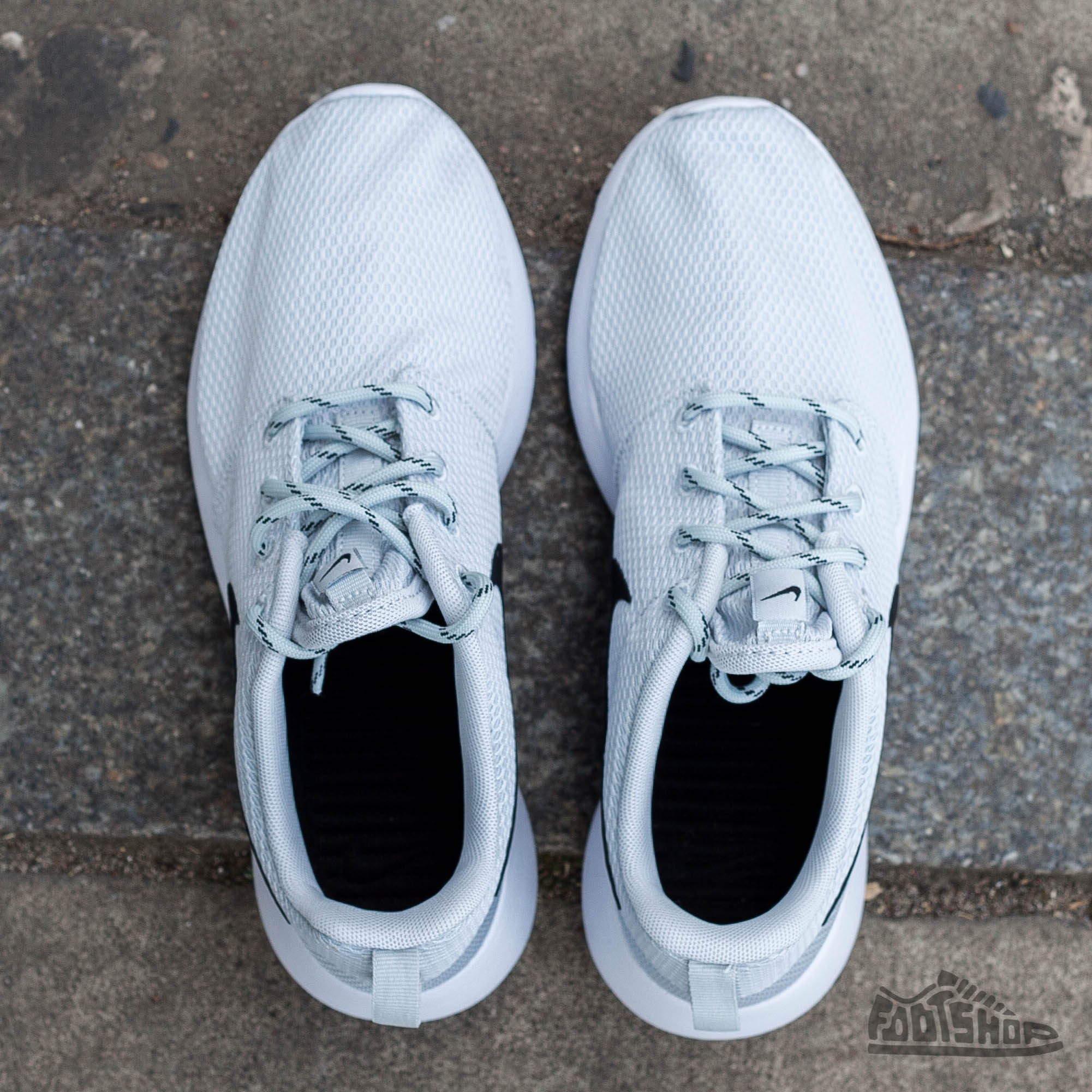 Damesschoenen Nike WMNS Rosherun Pure Platinum/Black-White