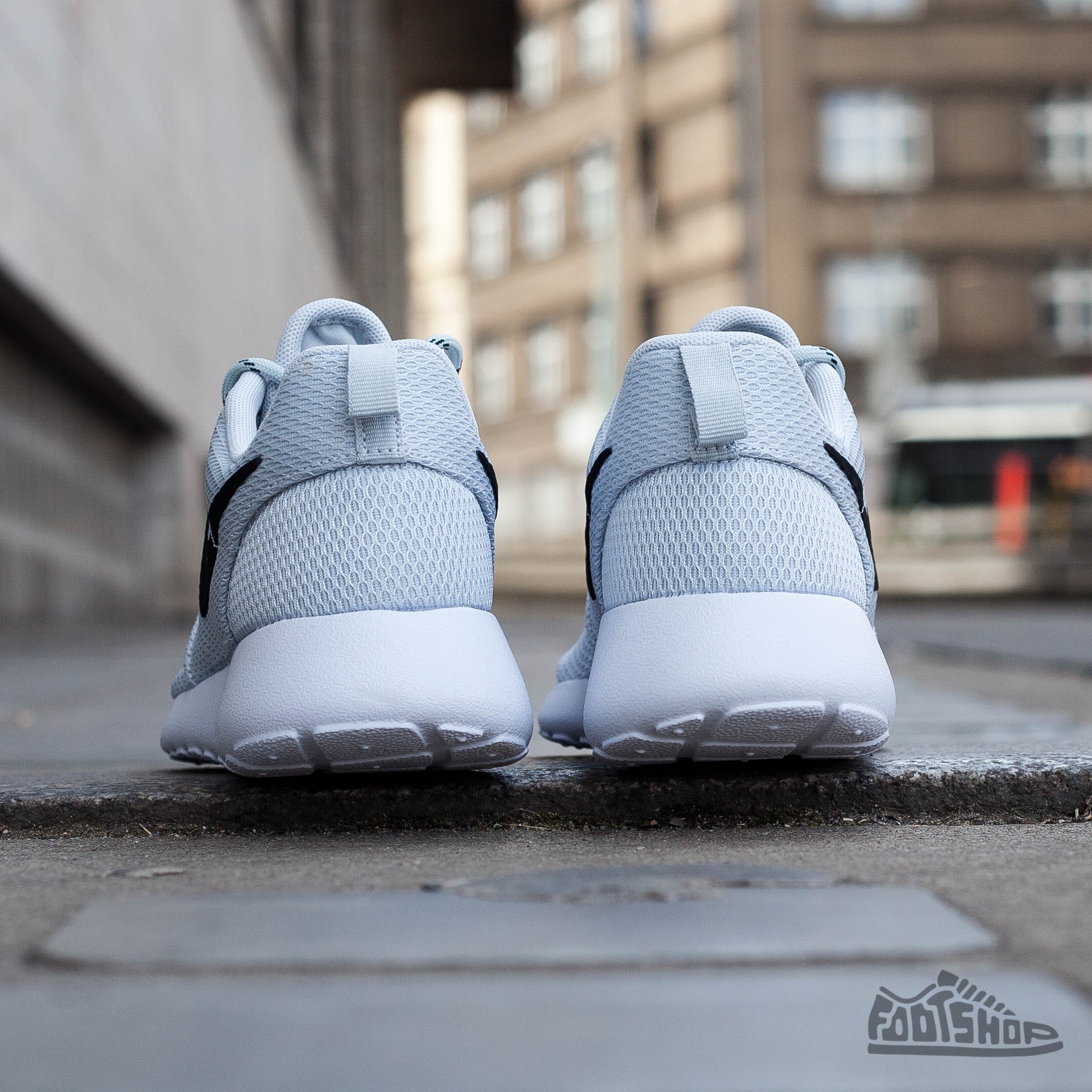 Damesschoenen Nike WMNS Rosherun Pure Platinum/Black-White