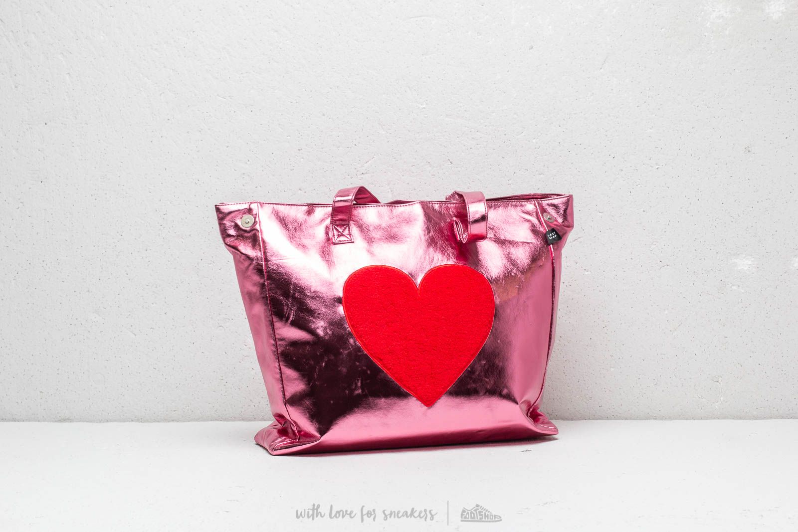 EUC Lay Oaf Pink Metallic Heart Backpack HRT-MB517_WEB_2_184f7503-55d1-  main image 2