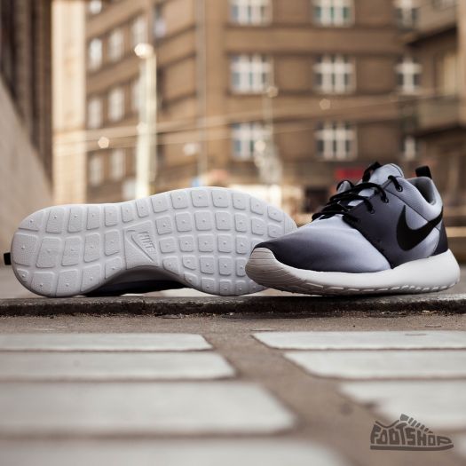 Roshe run black print discount