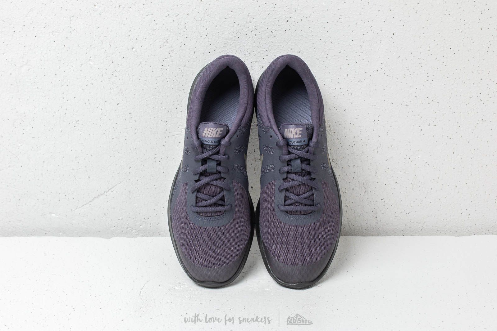 Nike revolution 4 sneaker shop