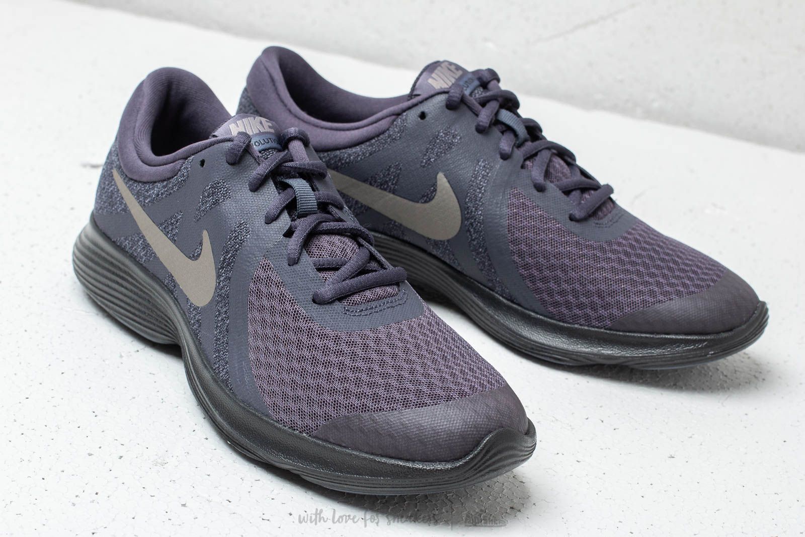Nike revolution 4 gridiron deals