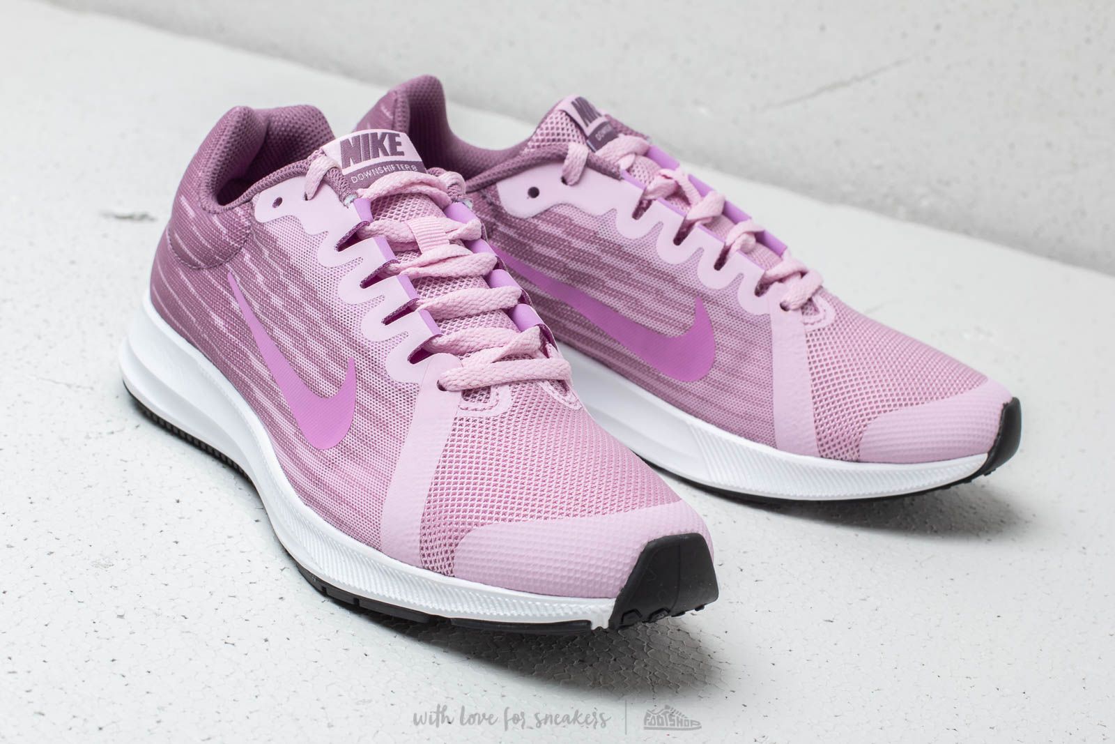 Chaussures et baskets femme Nike Downshifter 8 GS Light Arctic Pink Fuchsia Glow Footshop