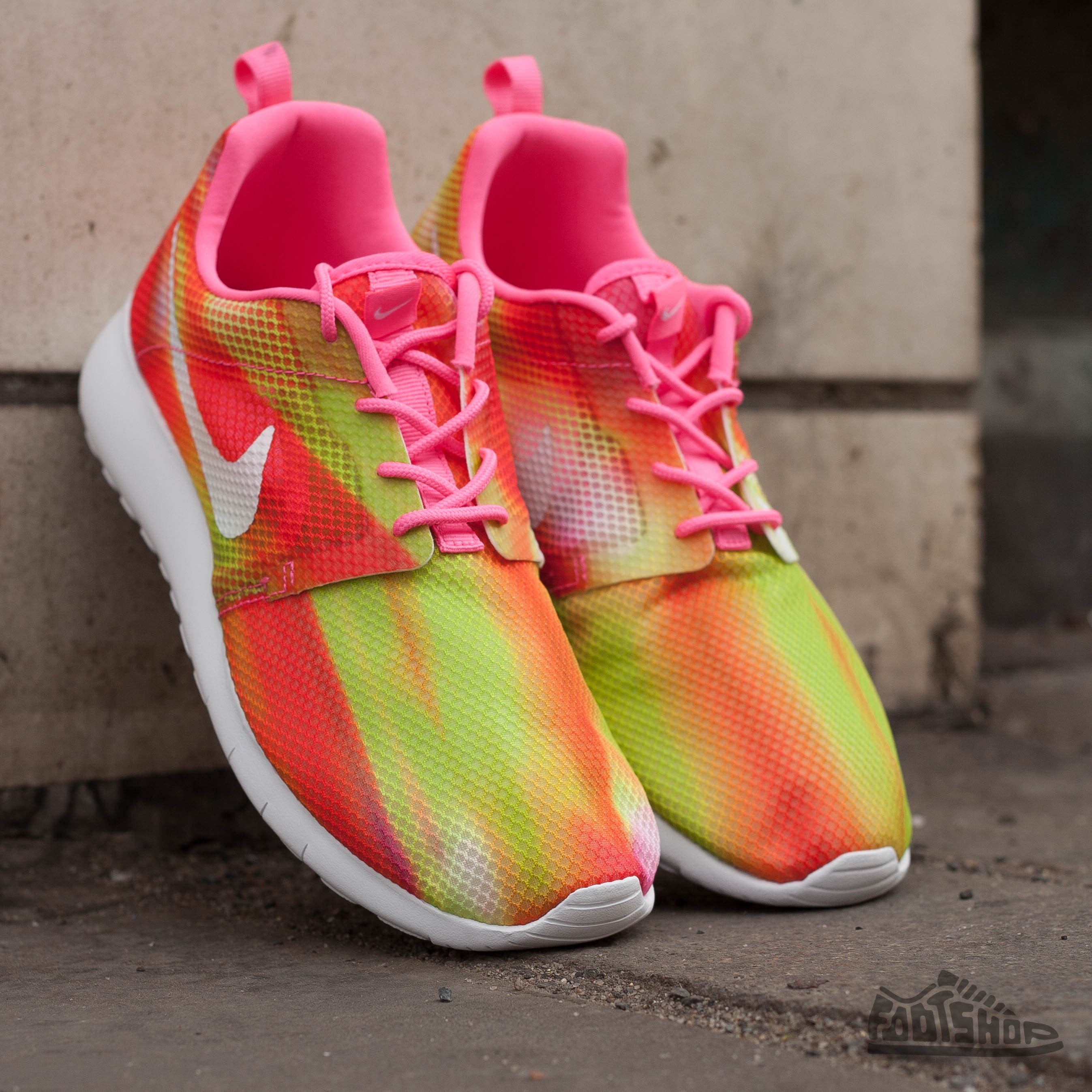 Nike roshe sales run weight