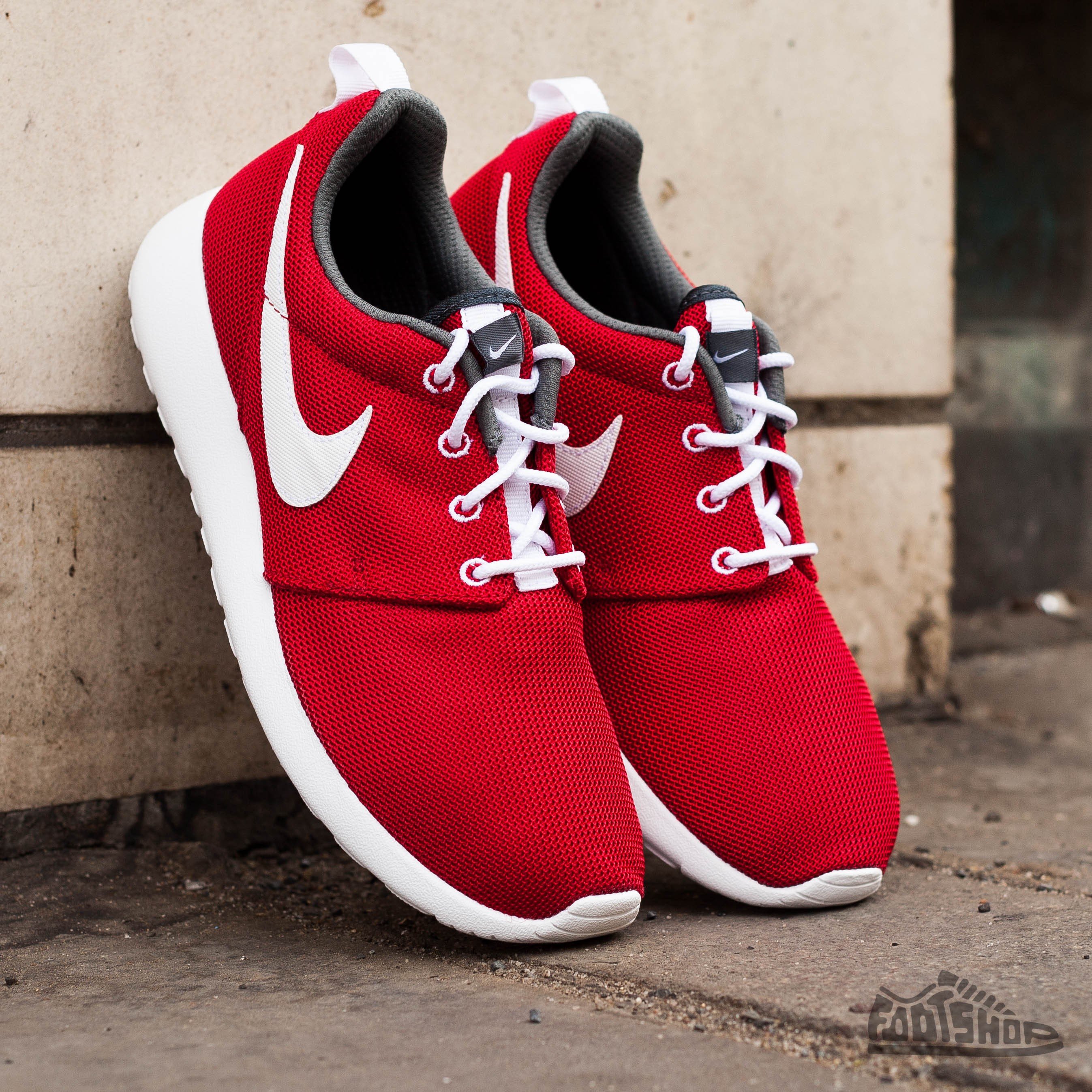 Women s shoes Nike Rosherun GS Gym Red White Dark Grey Footshop