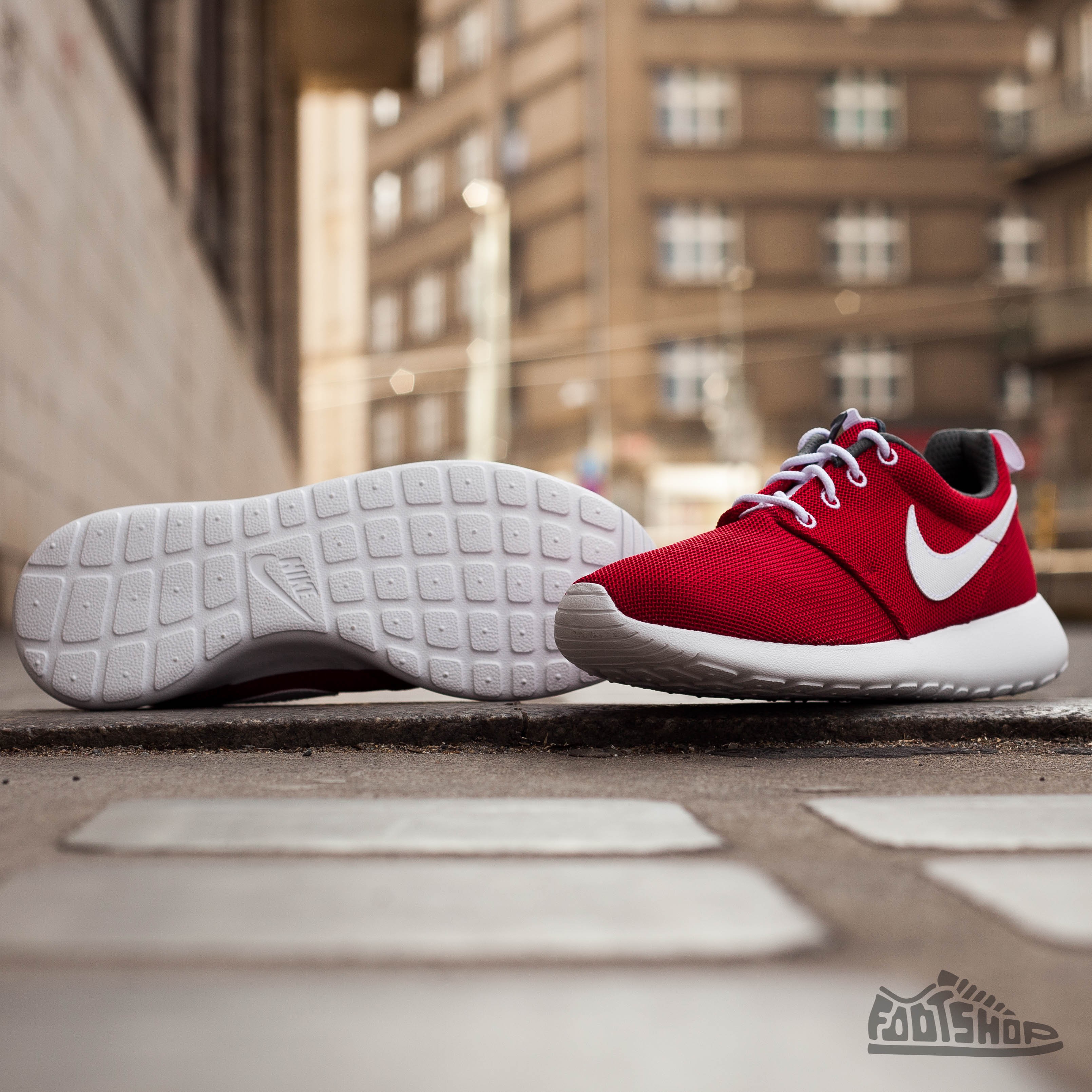 Women s shoes Nike Rosherun GS Gym Red White Dark Grey Footshop