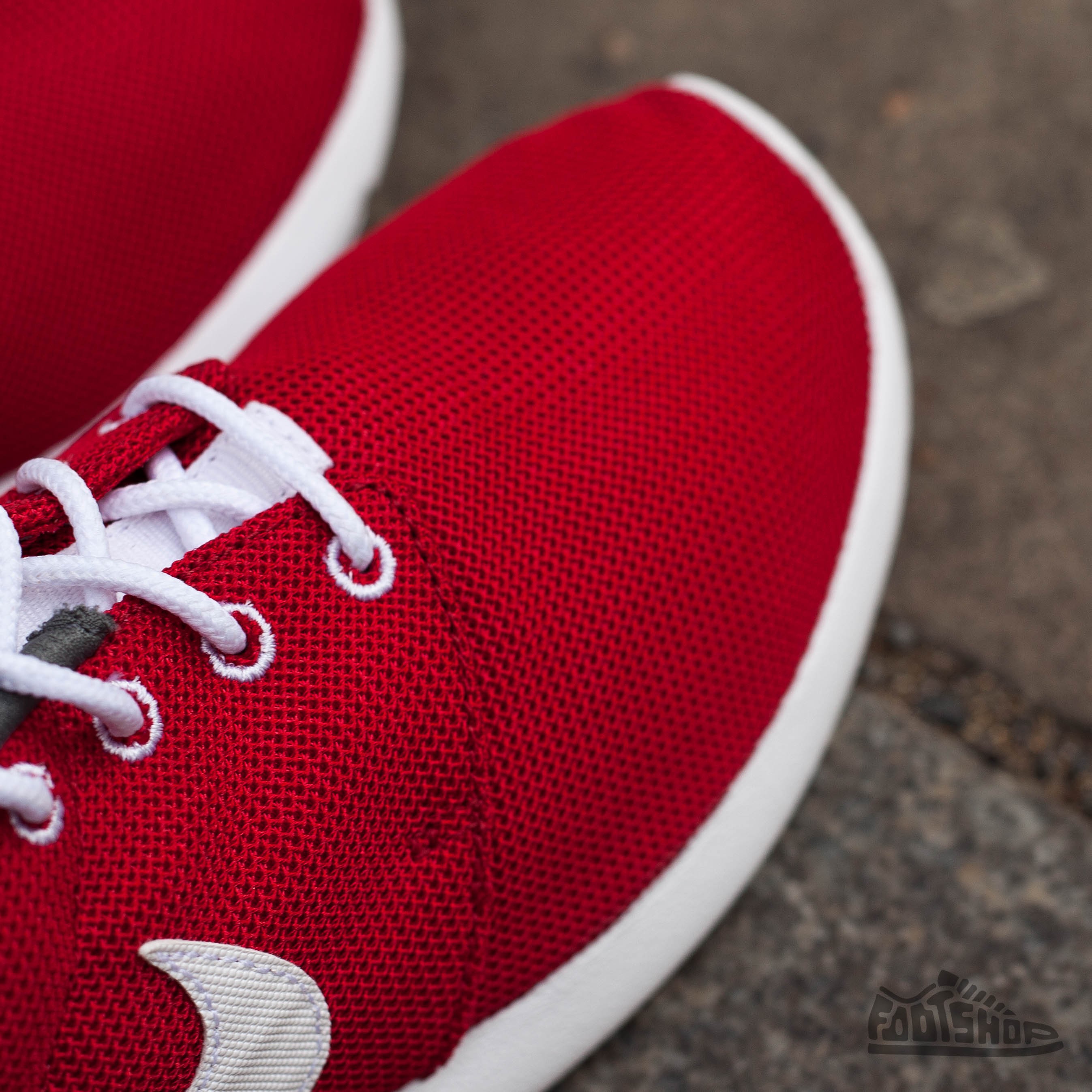Dámské tenisky a boty Nike Rosherun (GS) Gym Red/ White-Dark Grey