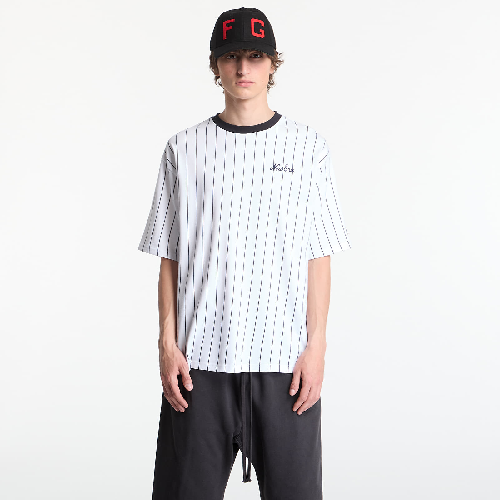 Tričká New Era Pinstripe OS Tee UNISEX Optic White/ Navy