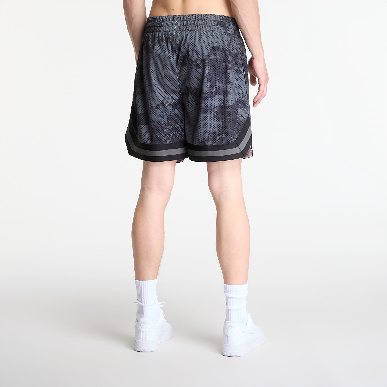 Kratke hlače New Era Aop Mesh Short Black