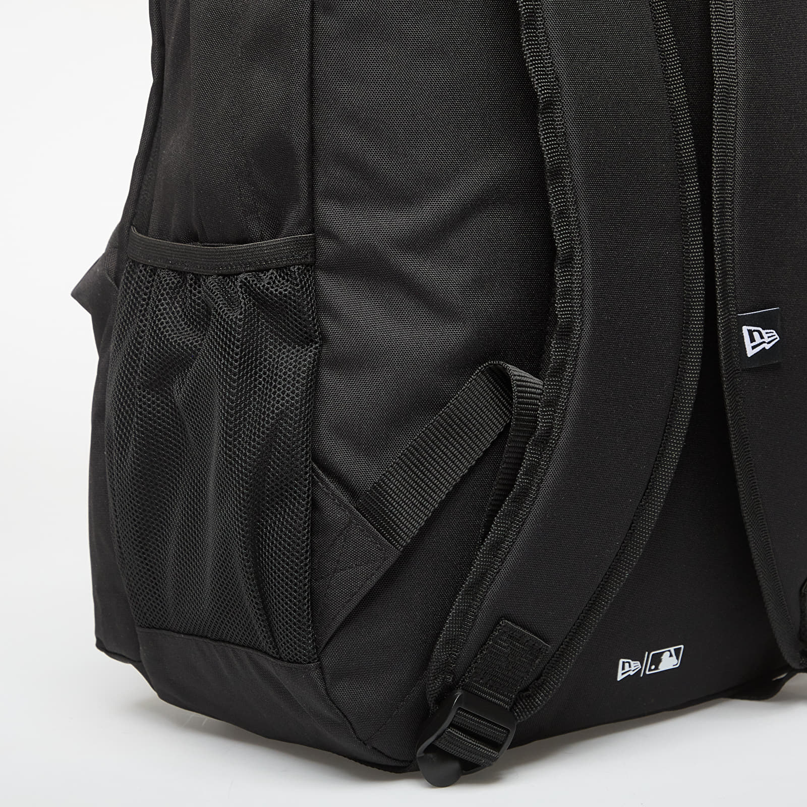 Раници New Era MLB Multi Stadium Bag New York Yankees Black/ Optic White