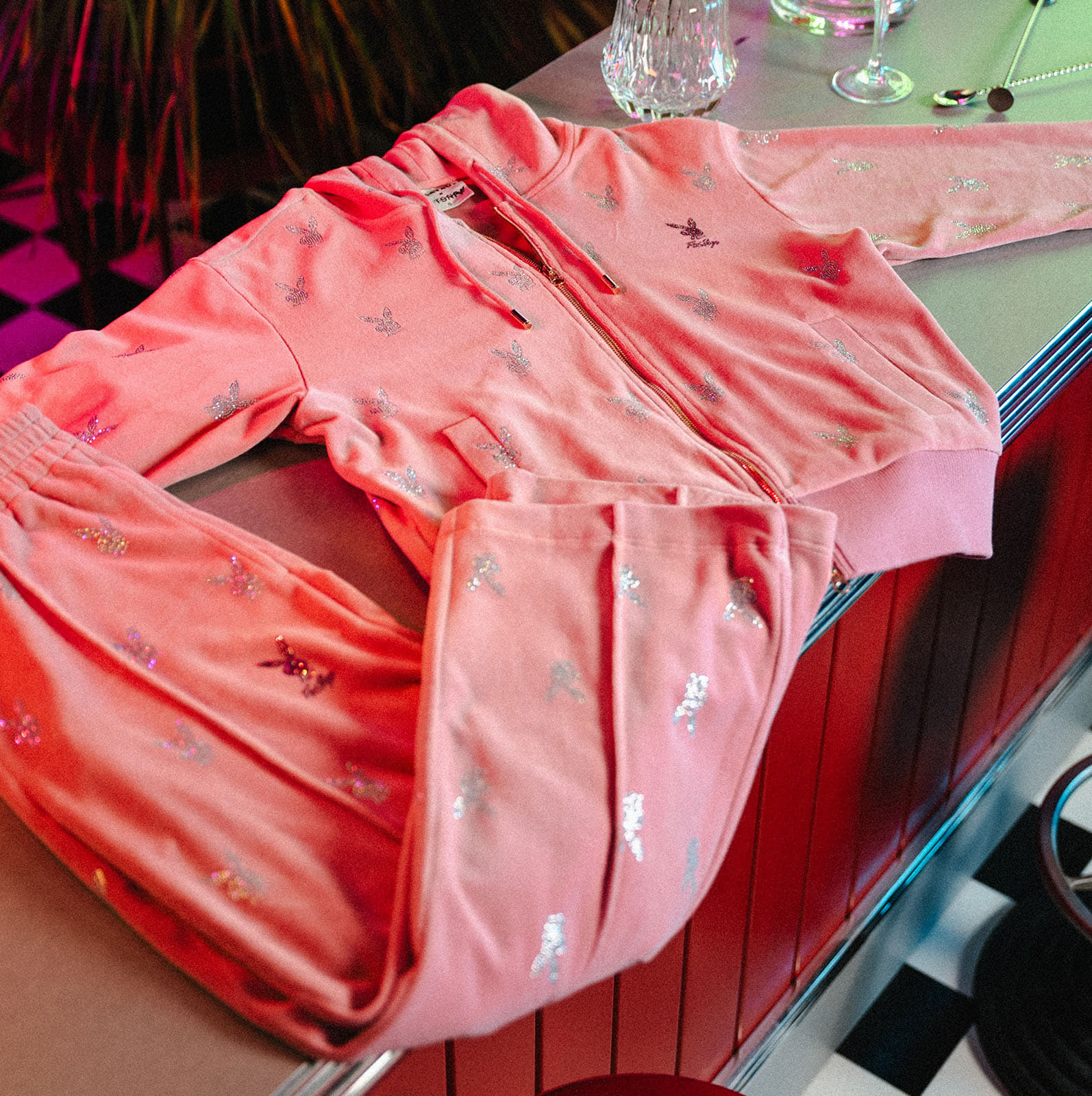 Felpe con cappuccio donna Playboy x FTSHP Girls Velvet Hoodie Pink