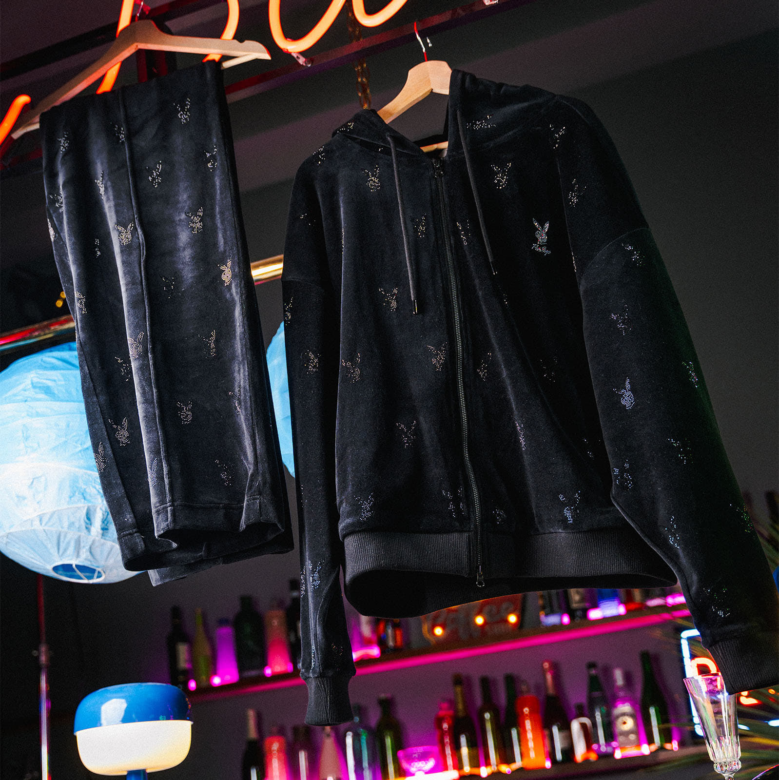 Felpe con cappuccio uomo Playboy x FTSHP Velvet Hoodie Black