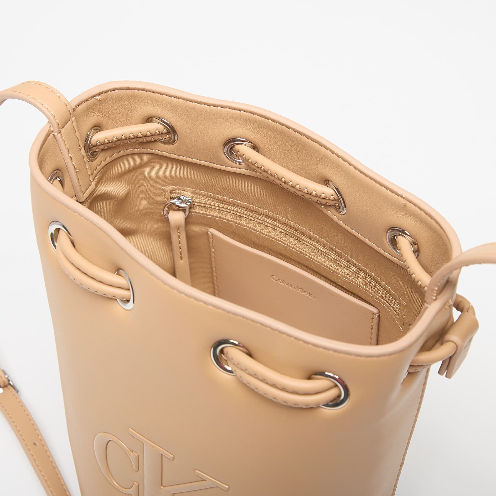 Handbags Calvin Klein Bold Ck Small Bucket Bag Tannin