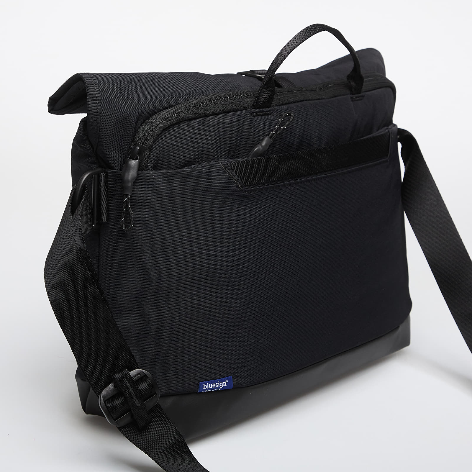 Umhängetaschen Thule Paramount Crossbody 14L Black