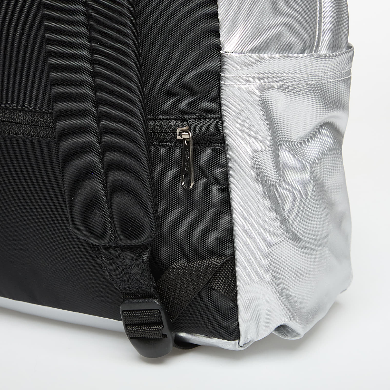 Nahrbtniki  Eastpak Day Pak'r Space Silver