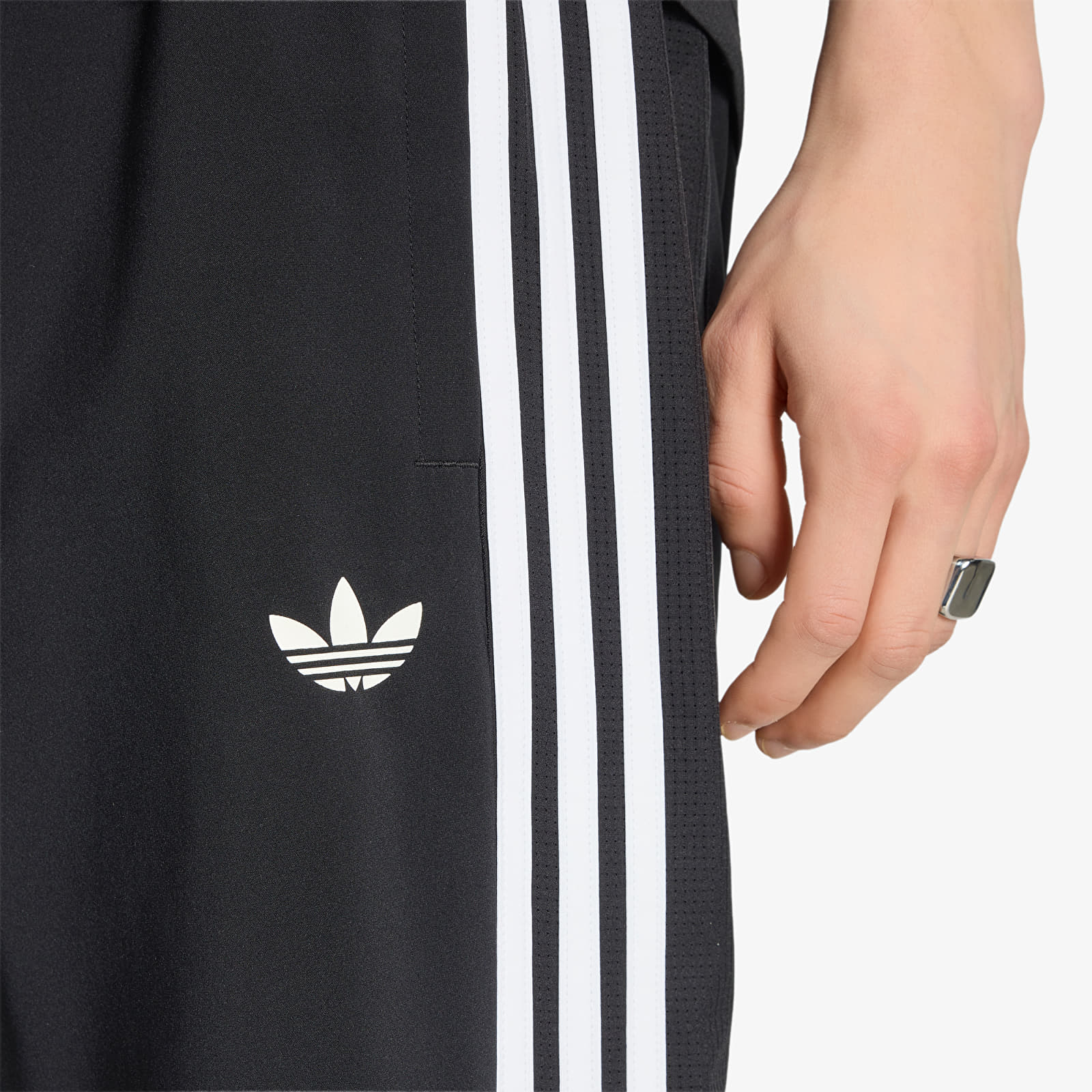 Сортивные штаны adidas Teamgeist 26 Trackpant Black/ White