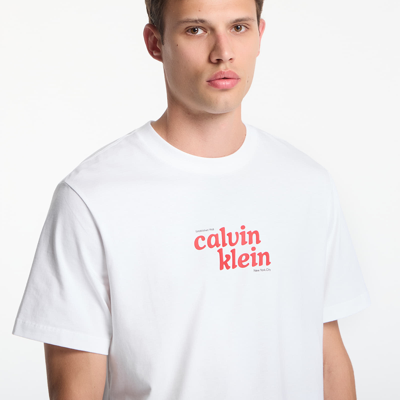 T-shirts homme Calvin Klein Jeans Ss 20S Calvin Klein Trvl Font Graphic Tee Bright White
