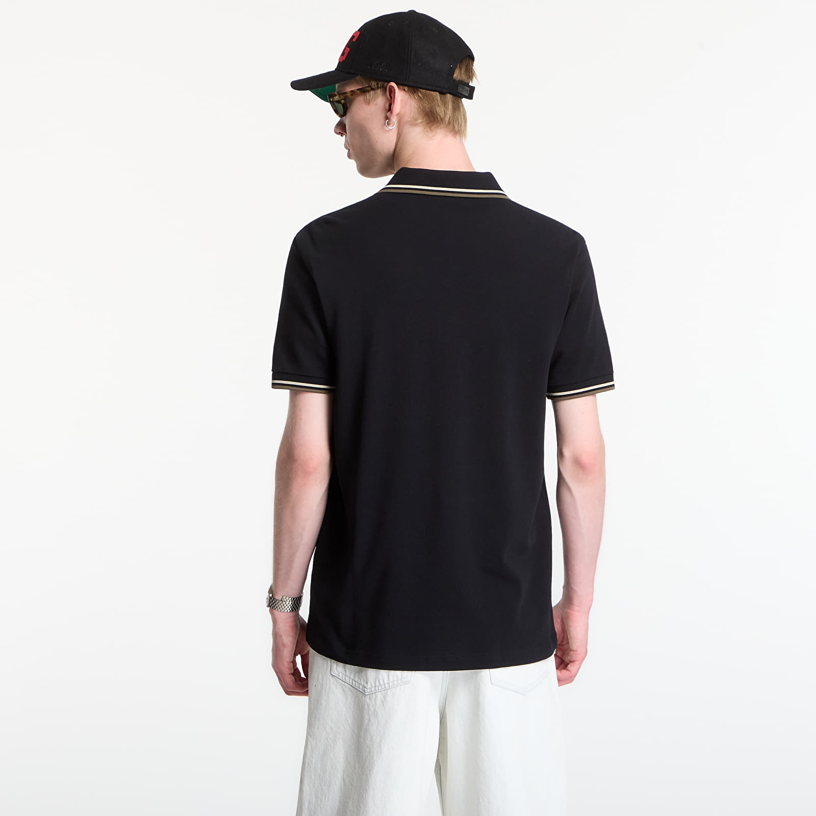 T-shirts Fred Perry Twin Tipped Fred Perry Shirt ?