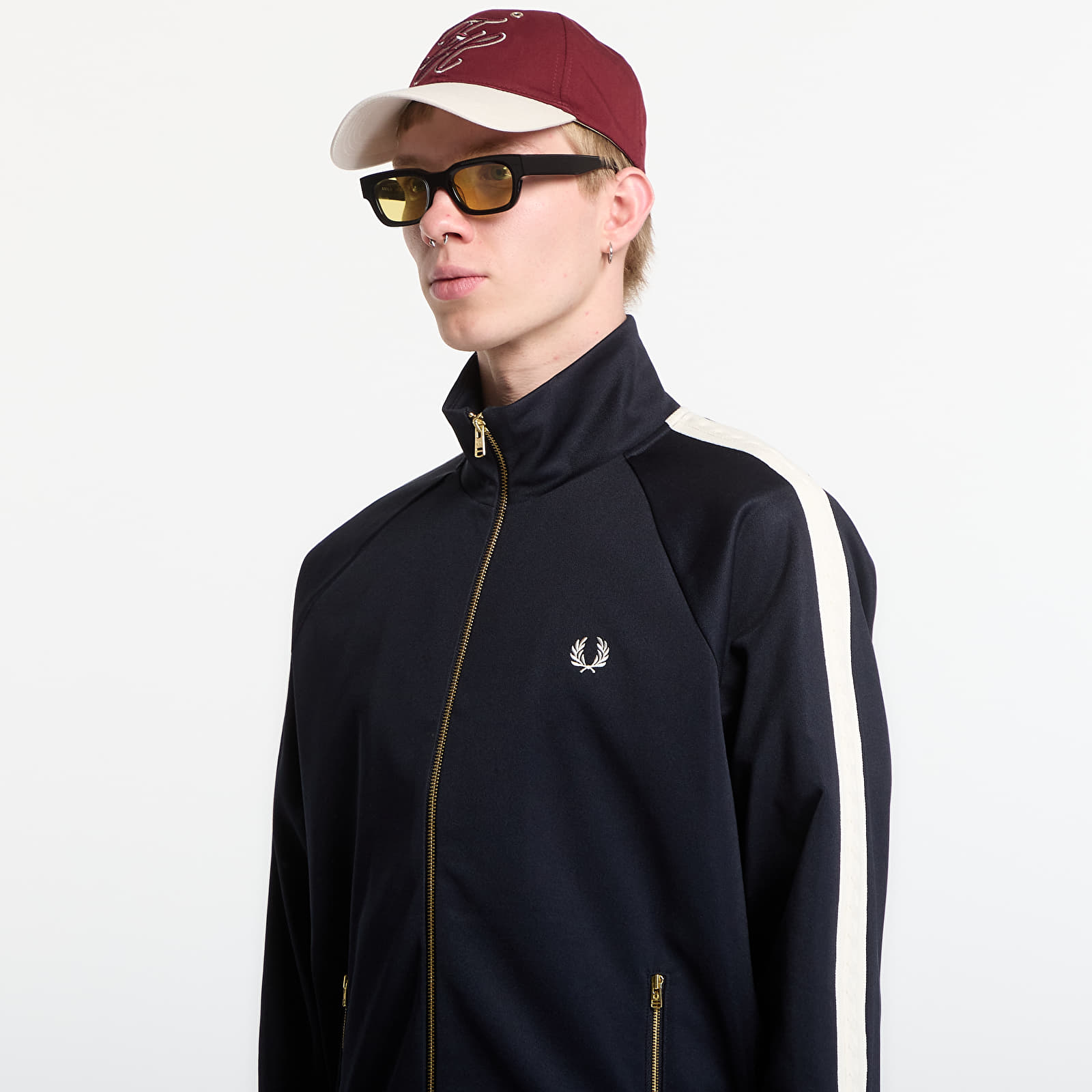 Регланы и толстовки Fred Perry Cable Taped Track Jacket ?