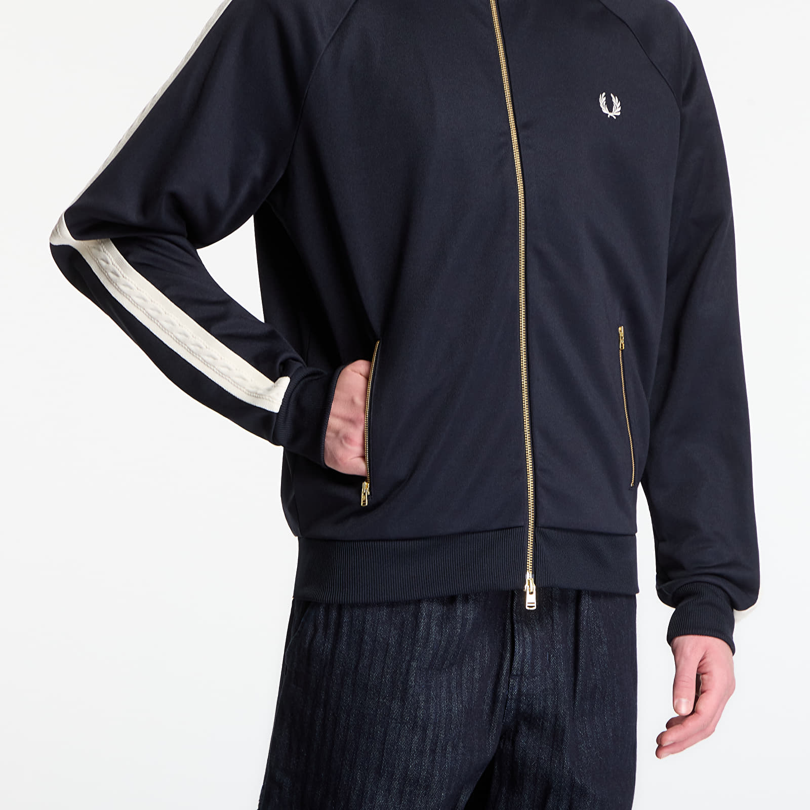 Регланы и толстовки Fred Perry Cable Taped Track Jacket ?