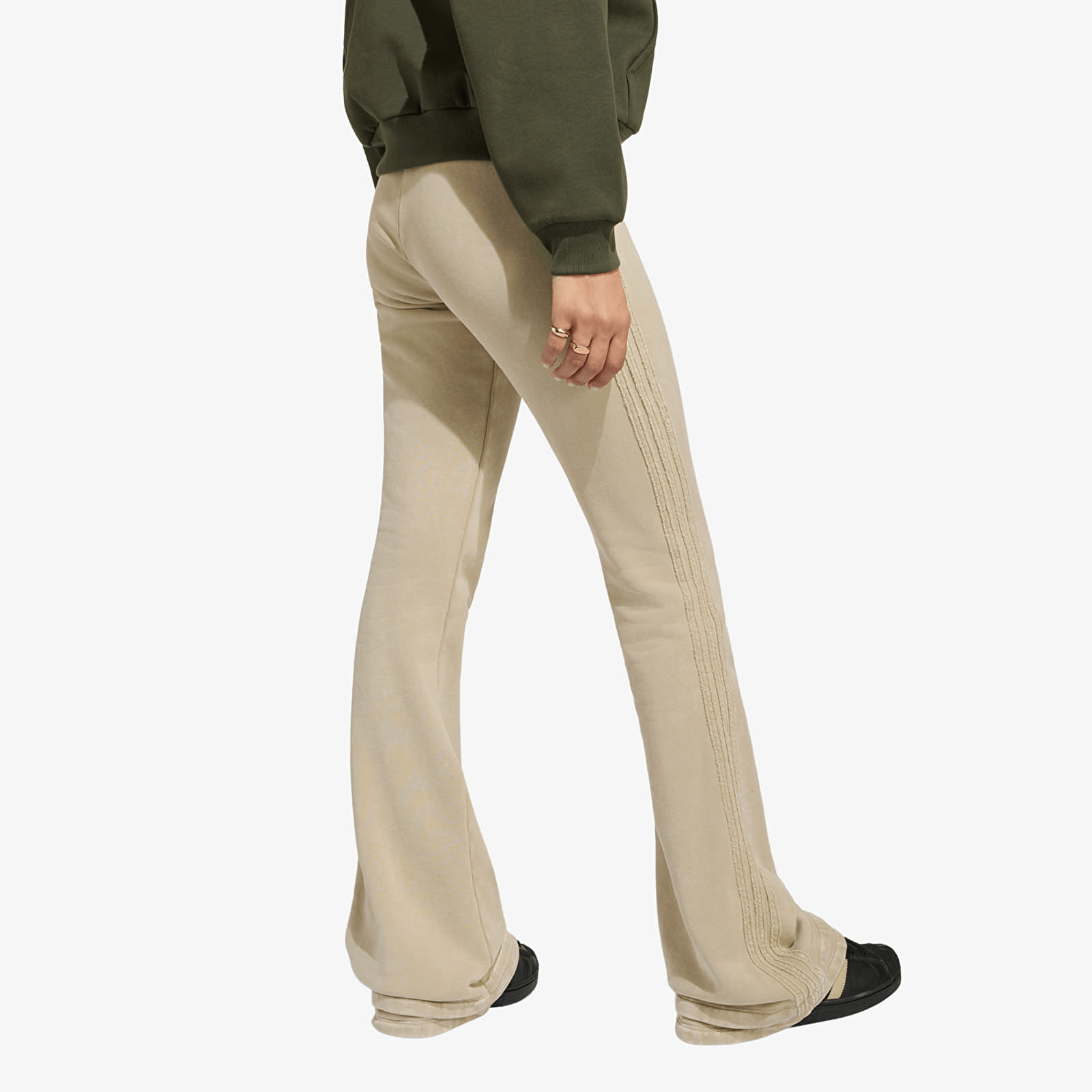 Trenerke adidas Sst Bootcut Pant Khaki Three