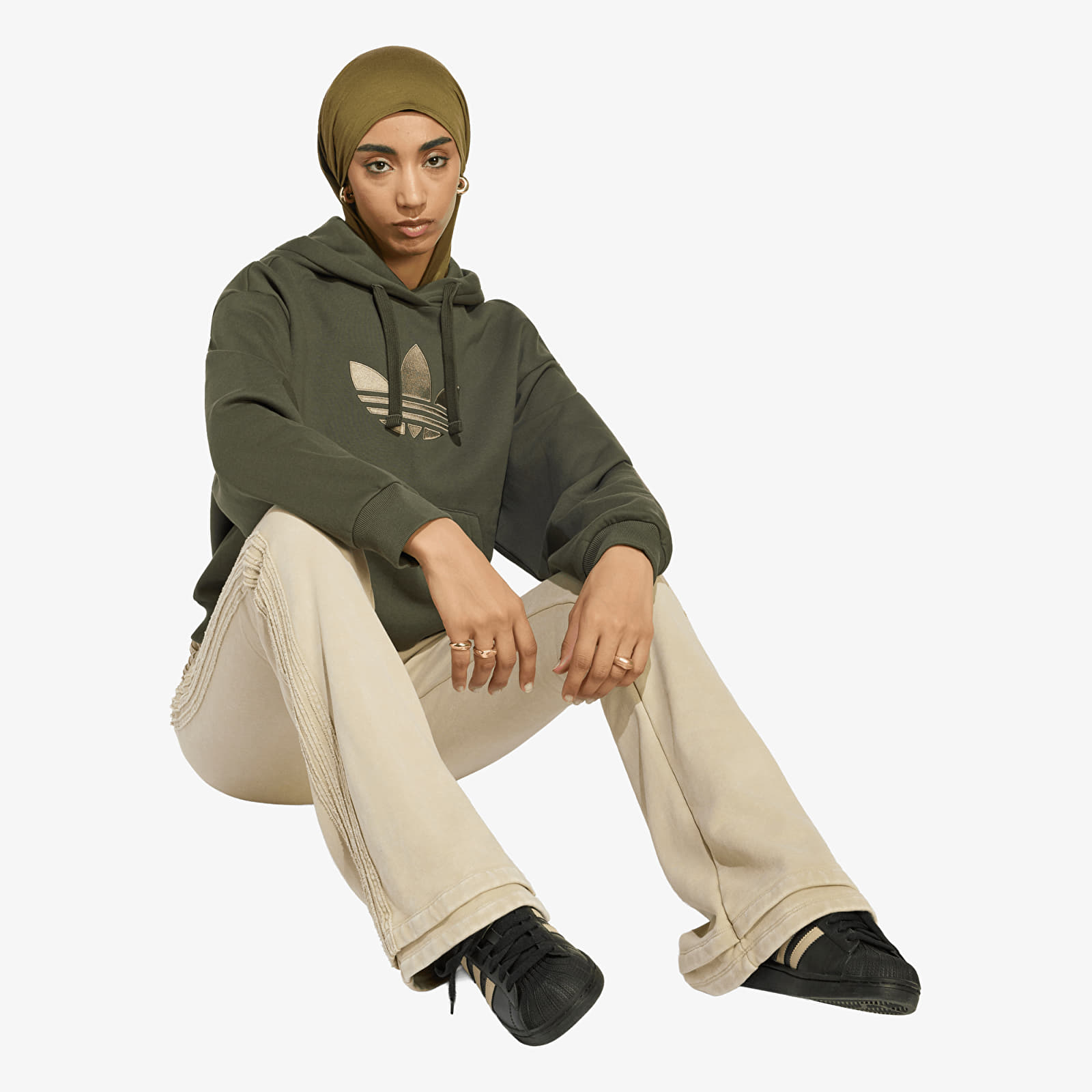 Trenerke adidas Sst Bootcut Pant Khaki Three