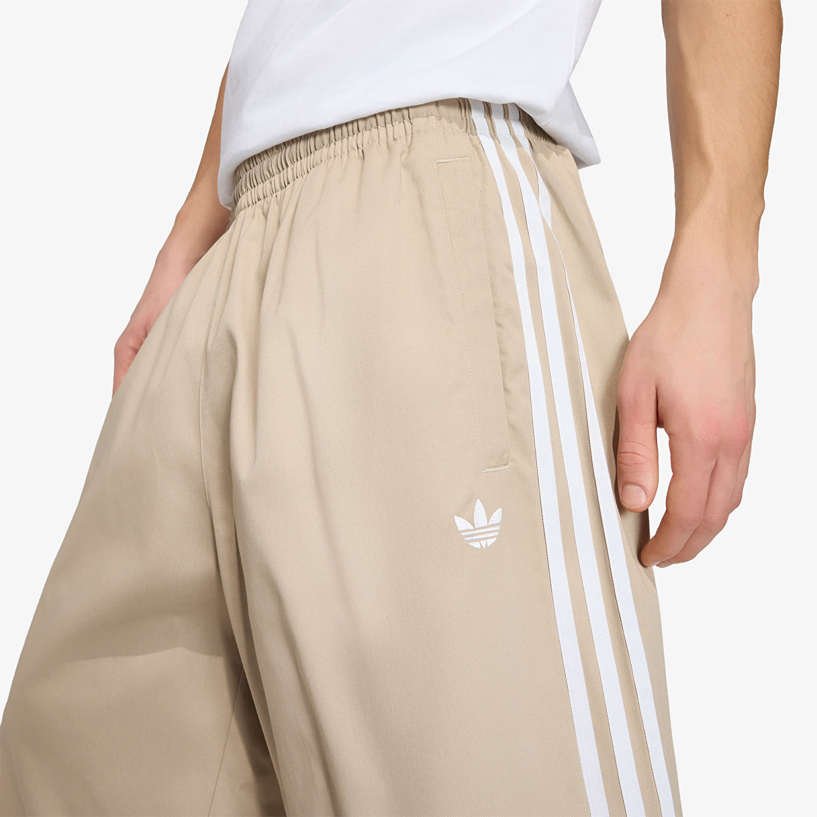Мъжки къси панталони adidas Twill Shrt Khaki Three